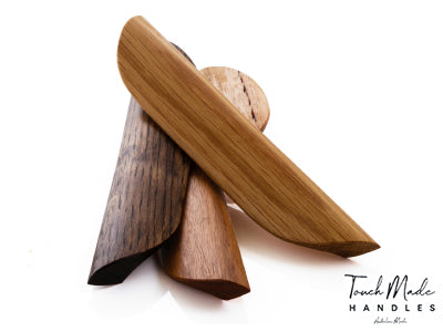Cadello Crest Timber Handle