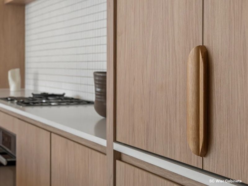 Cadello Crest Timber Handle