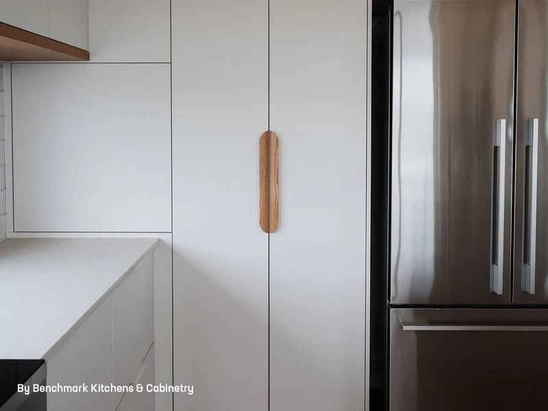 Cadello Crest Timber Handle