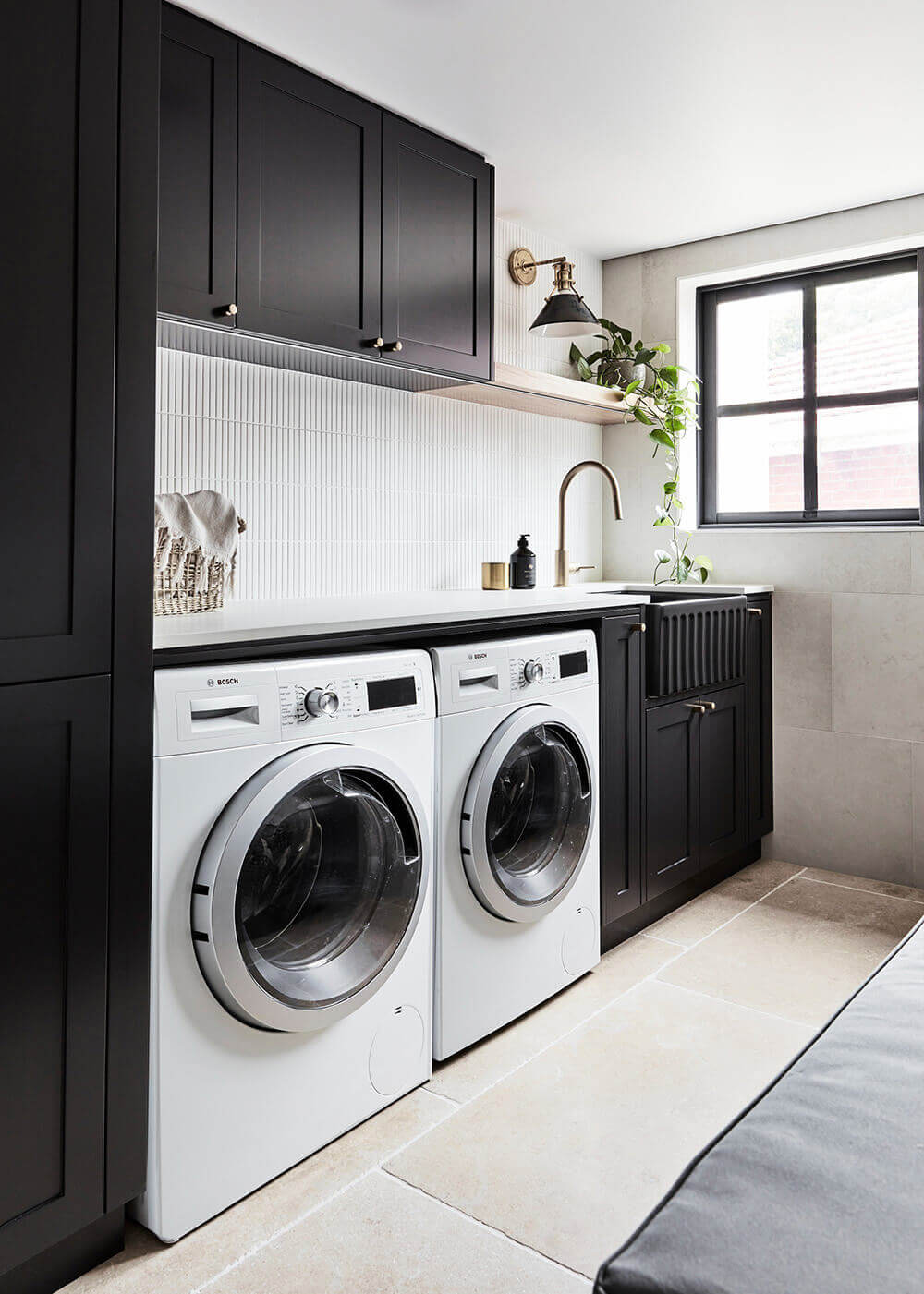 Novi 60 x 46 Fine Fireclay Matte Black Farmhouse Butler Sink