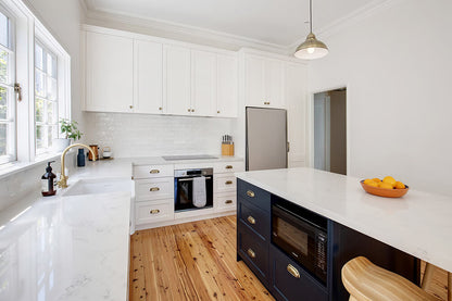 Novi 60 x 46 Fine Fireclay Gloss White Farmhouse Butler Sink
