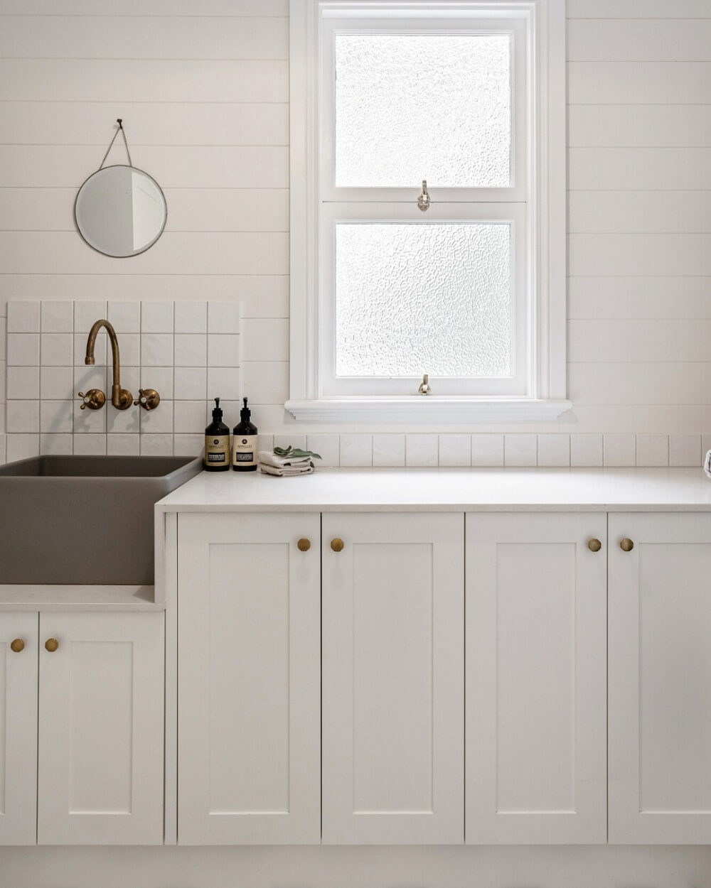 Novi 50 x 46 Fine Fireclay Concrete Look Farmhouse Butler Sink