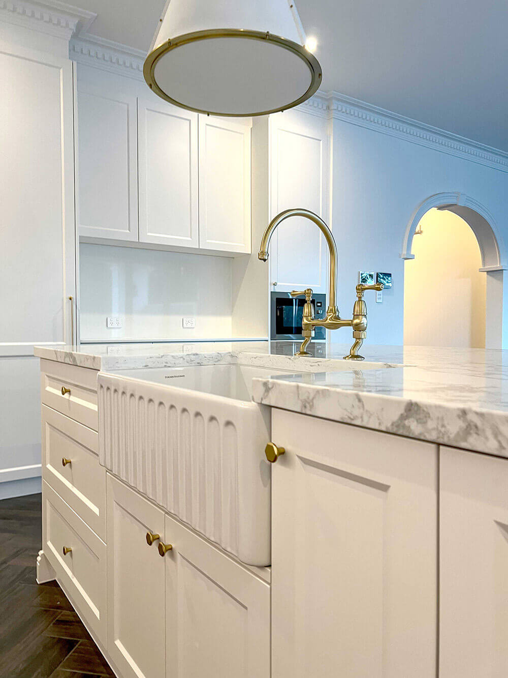 Novi 75 x 46 Fine Fireclay Gloss White Farmhouse Butler Sink