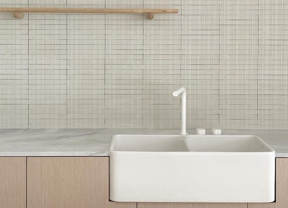 Novi 84 x 46 Fine Fireclay Gloss White Farmhouse Butler Sink