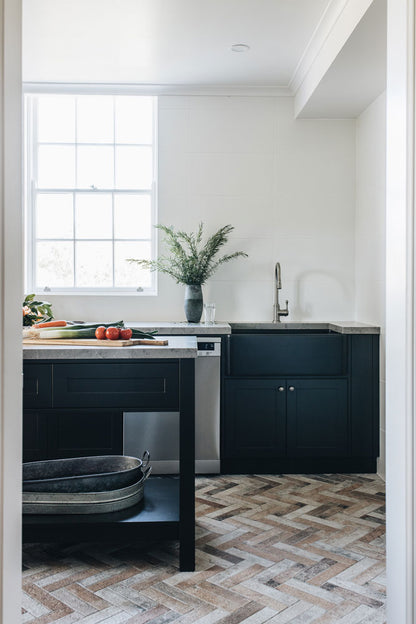 Novi 75 x 46 Fine Fireclay Matte Black Farmhouse Butler Sink