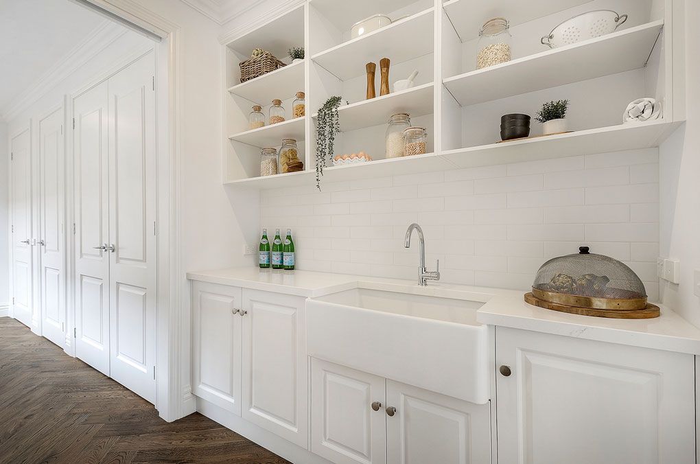 Novi 75 x 46 Fine Fireclay Gloss White Farmhouse Butler Sink