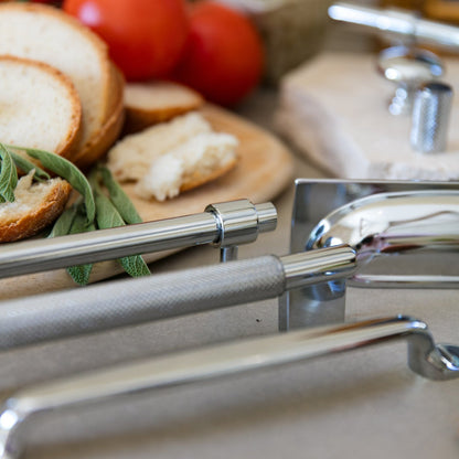 Turner Hastings Verona 224mm Pull Handle