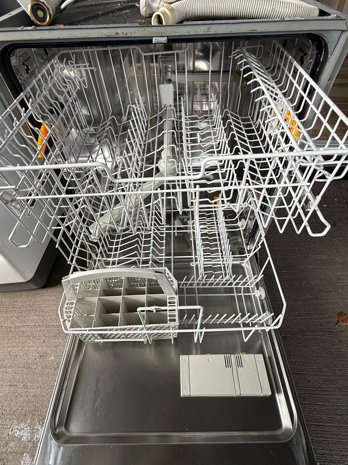 Used Miele HG03 Built-Under Dishwasher – Fully Tested & Cleaned